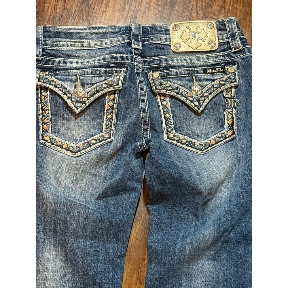 Miss Me Women’s Jeans Size 28 Signature Cuffed Capri Embroidered